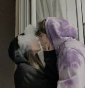 HQD Vape in Australia, including device types, features, health facts, comparisons with other vapes, TGA rules, nicotine limits and Australian vaping laws.